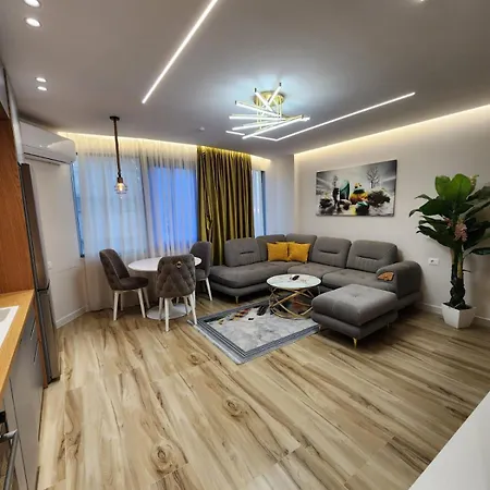 Orange Center Apartment *
