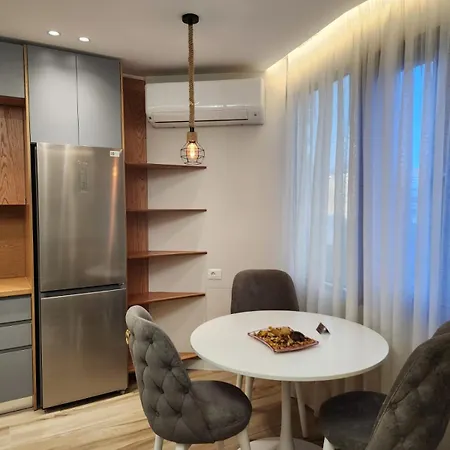 Orange Center 地拉那