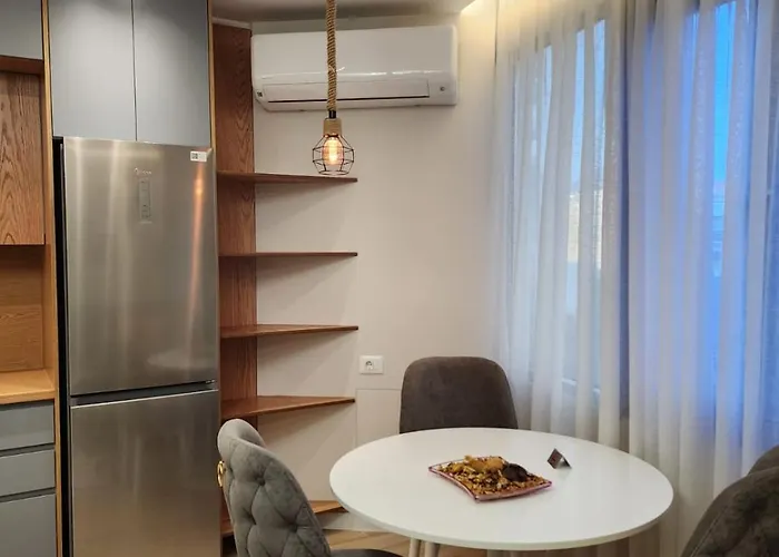 Orange Center 地拉那