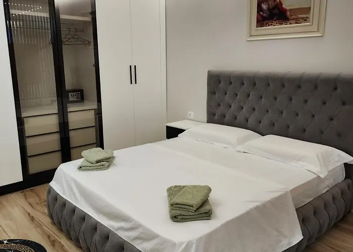 Orange Center 地拉那